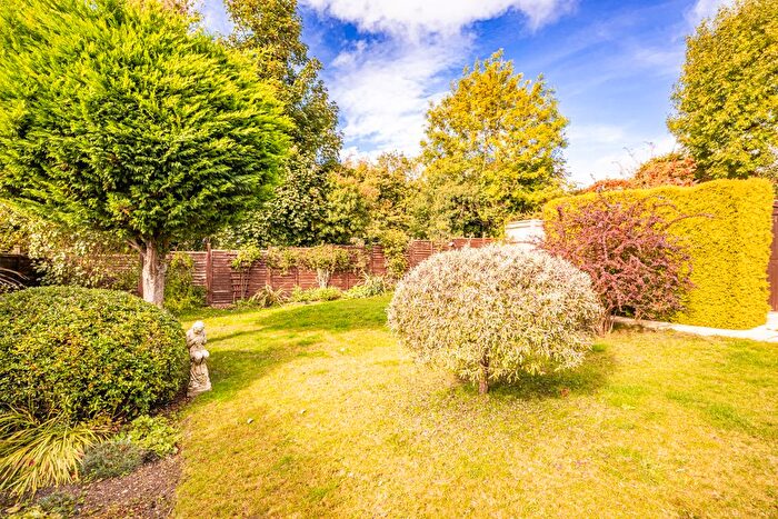 2 Bedroom Bungalow For Sale In Wallingford Road, Goring On Thames, RG8
