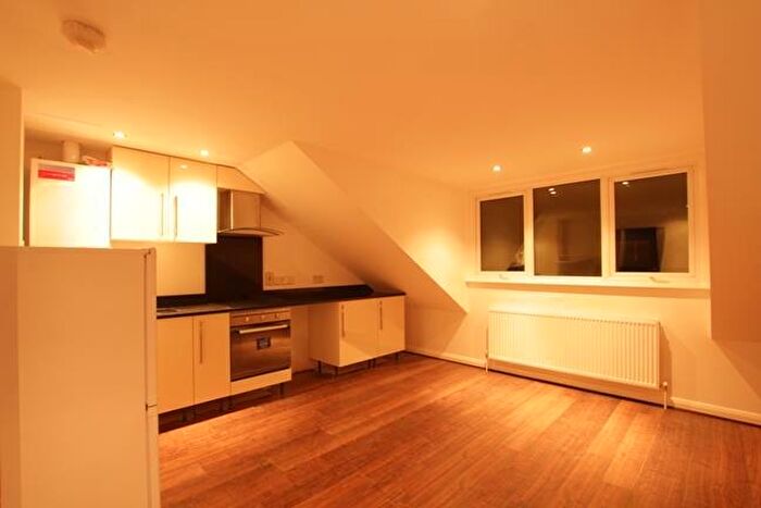 1 Bedroom Flat To Rent In Moray Road, Finsbury Park, N4