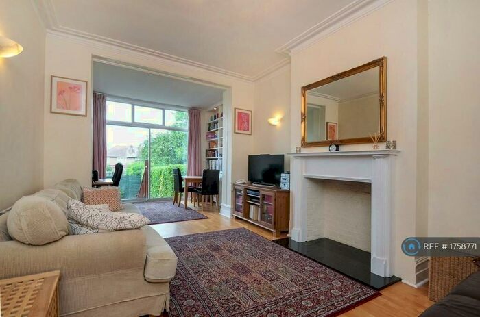 2 Bedroom Maisonette To Rent In Marlborough Hill, Harrow, HA1