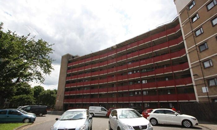 3 Bedroom Flat To Rent In Bush Road, Surrey Quays, SE8