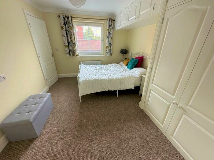 1 Bedroom Flat To Rent In Chester Road, Little Sutton, CH66