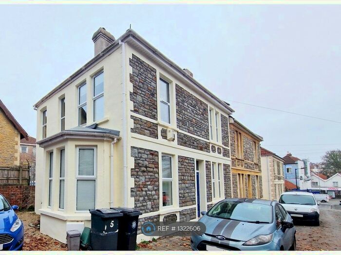 6 Bedroom Semi-Detached House To Rent In Brookfield Avenue, Bristol, BS7