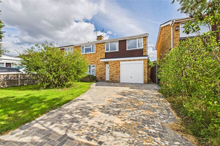 4 Bedroom Semi-Detached House To Rent In Tay Close, Farnborough, Hampshire, GU14