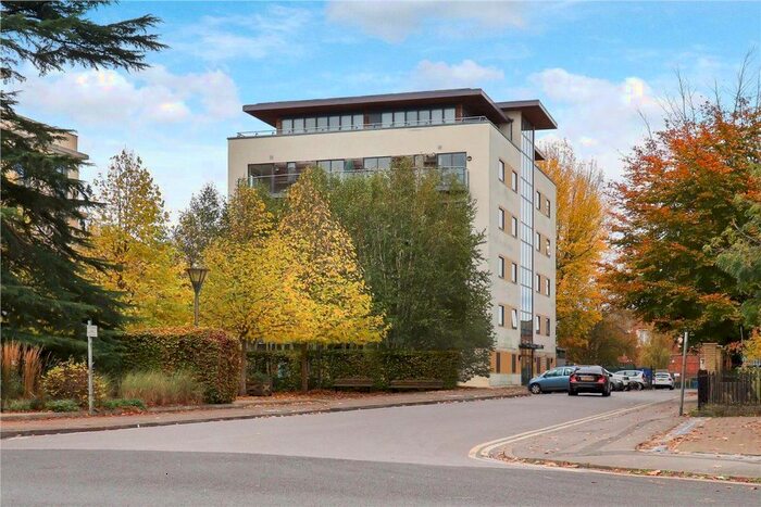 1 Bedroom Flat To Rent In St. James Square, Cheltenham, GL50