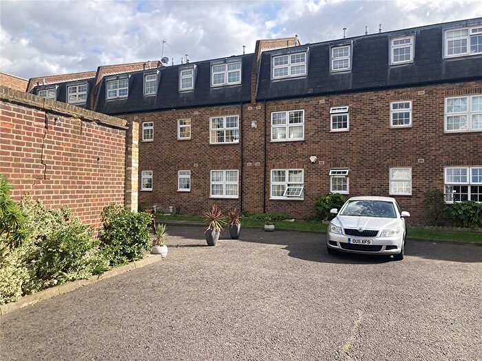 1 Bedroom Flat To Rent In Macleod Street, London, SE17