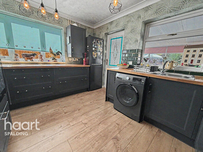 2 Bedroom Detached Bungalow For Sale In Park Lane, Long Sutton, PE12