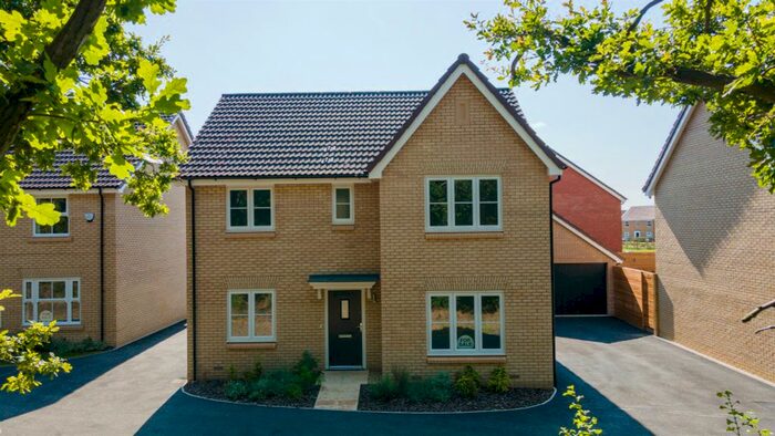 4 Bedroom Detached House For Sale In Grafton Drive, Highfields Caldecote, Cambridge, CB23