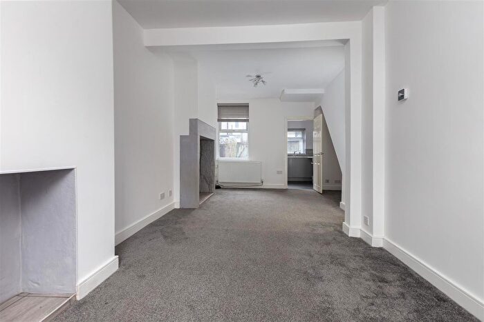 2 Bedroom Terraced House For Sale In Gregson Road, Lancaster, LA1