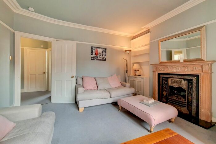 2 Bedroom Flat To Rent In Queen's Club Gardens, London, W14