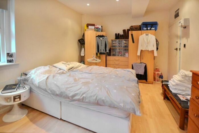 Flat To Rent In West End Lane, West Hampstead, NW6