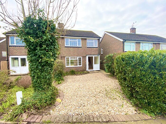 3 Bedroom Semi-Detached House To Rent In Beech Road, BN14
