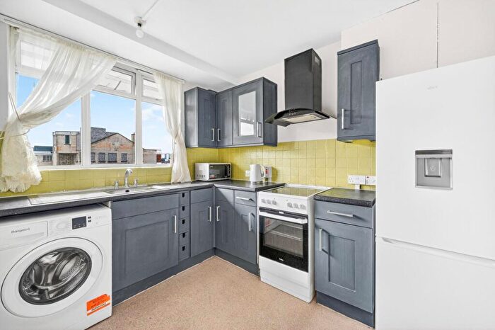 1 Bedroom Flat To Rent In Gee Street, Clerkenwell, EC1V