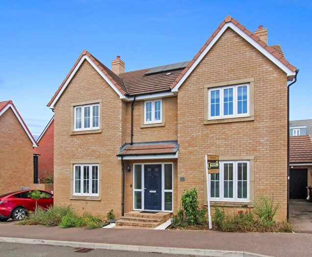 5 Bedroom Detached House For Sale In Perry Close, Newton Leys, Milton Keynes, Buckinghamshire, MK3