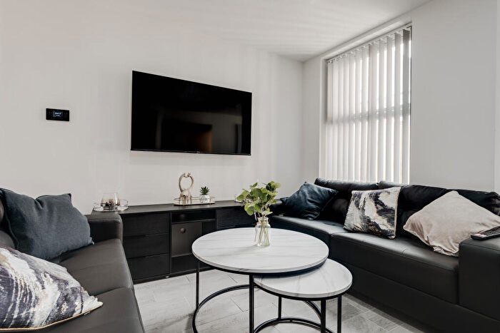 2 Bedroom Flat To Rent In Grosvenor Road, Liverpool, Merseyside, L15