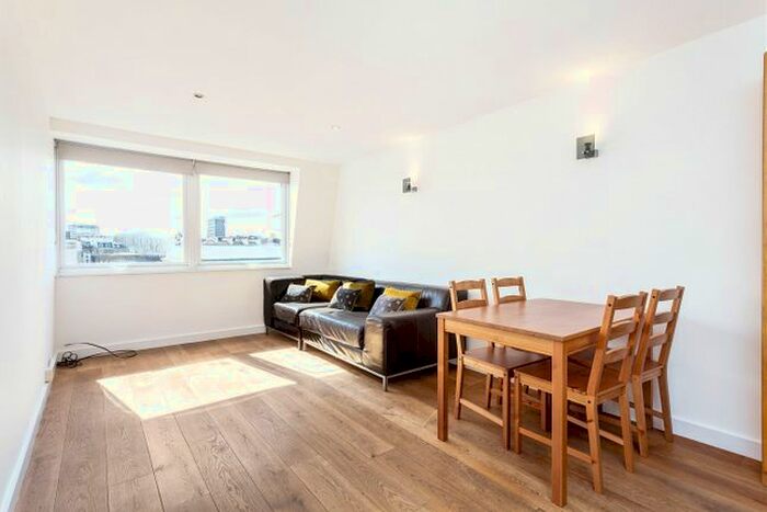 2 Bedroom Flat To Rent In Giles House, Westbourne Grove, London, W11