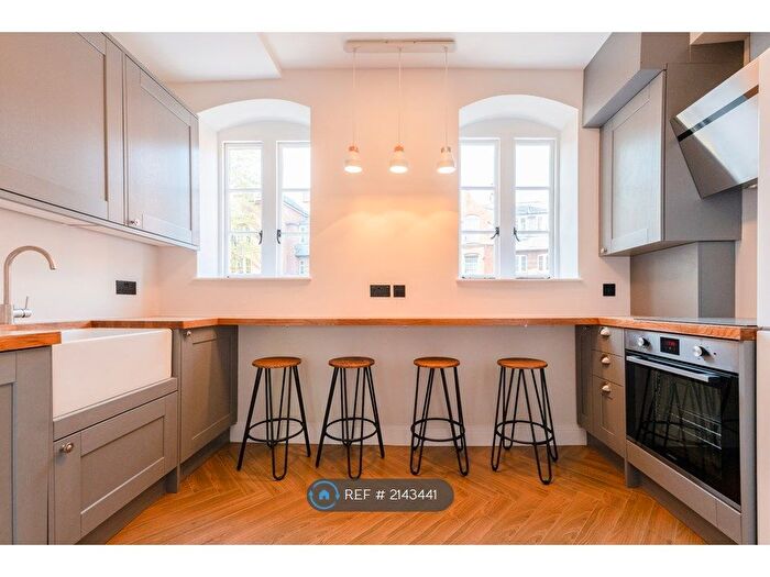 3 Bedroom Flat To Rent In Taplow House, London, E2