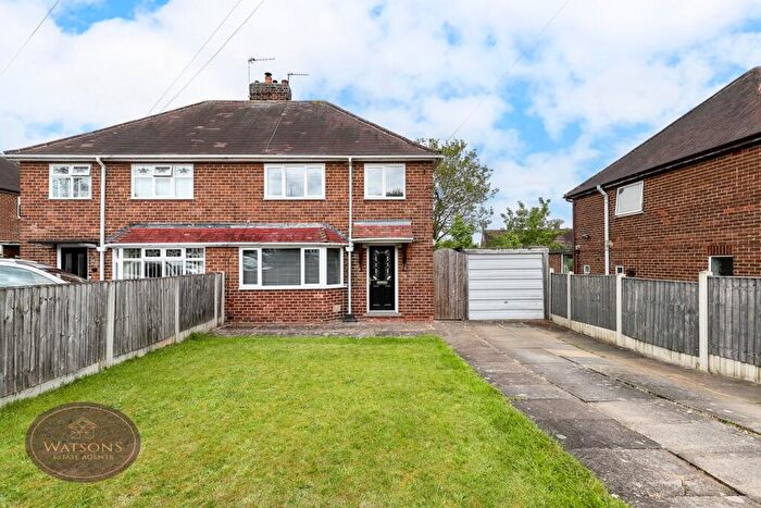 3 Bedroom Semi-Detached House For Sale In Woodside Avenue, Nuthall, Nottingham, NG16
