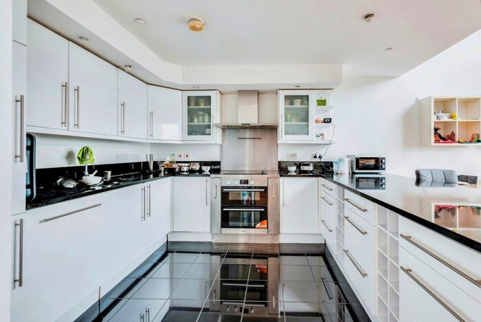 2 Bedroom Apartment To Rent In Town Centre, SN1