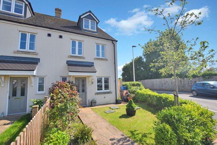 3 Bedroom Semi-Detached House For Sale In Sanderling Close, Barnstaple, Devon, EX32