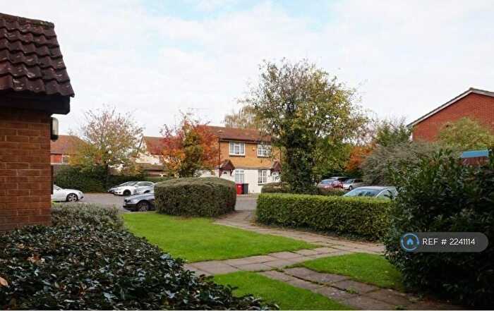 2 Bedroom Flat To Rent In Peel Court, Slough, SL1