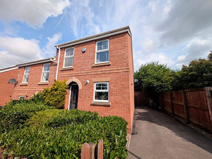 3 Bedroom Semi-Detached House To Rent In Redberry Avenue, Heckmondwike, West Yorkshire, Uk, WF16