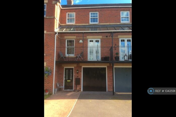 4 Bedroom Terraced House To Rent In St Laurence Gdns, Belper, DE56
