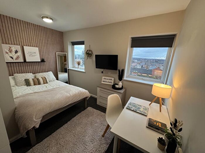 1 Bedroom Flat To Rent In Forster Street - Room B, Lenton, East Midlands, NG7