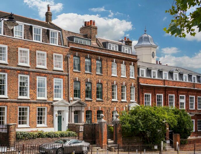 Houses for sale in Highgate, Greater London