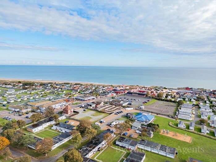 2 Bedroom Chalet For Sale In Belle Aire, Hemsby, NR29