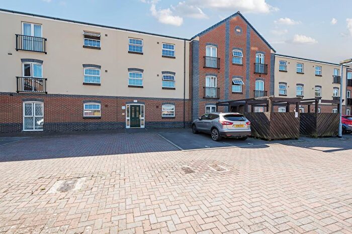 2 Bedroom Flat To Rent In Churchward, Swindon, SN2