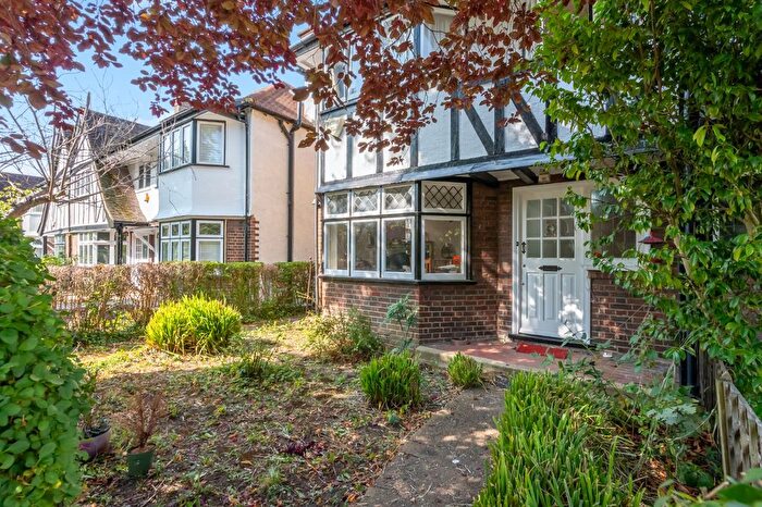 3 Bedroom End Of Terrace House For Sale In Princes Gardens, West Acton, W3