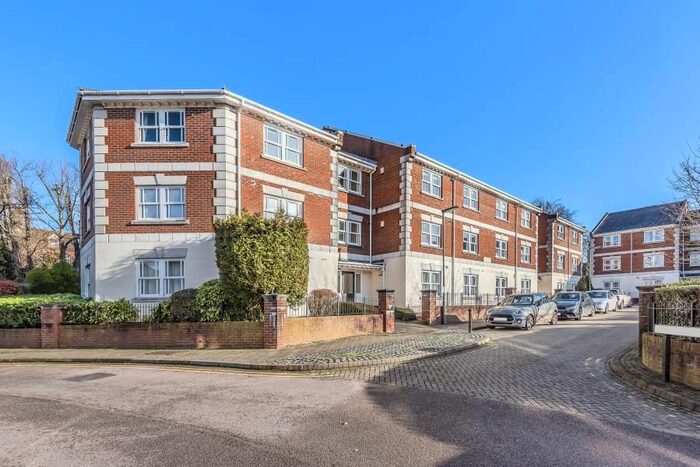 2 Bedroom Flat To Rent In St. Lukes Square, Guildford, GU1
