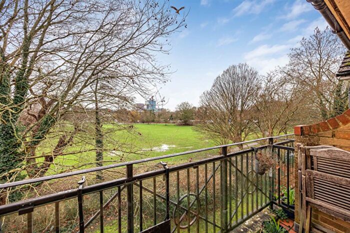 2 Bedroom Apartment For Sale In Elliotts Way, Caversham, Reading, RG4 - Photo 3