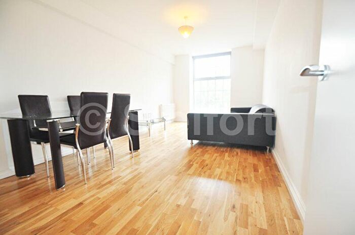 1 Bedroom Flat To Rent In Holloway Road, London, N7