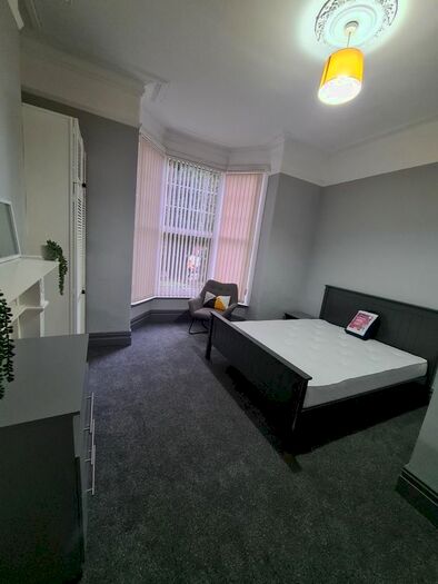 2 Bedroom Flat To Rent In Sketty Road, Uplands, Swansea, SA2