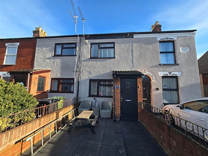 2 Bedroom Terraced House For Sale In Garfield Road, Great Yarmouth, NR30