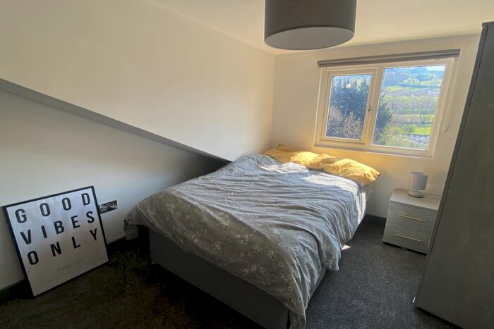 Studio To Rent In South Street, Keighley, West Yorkshire, BD21