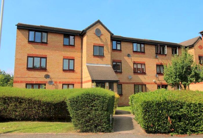 1 Bedroom Flat To Rent In Latimer Drive, Hornchurch, RM12