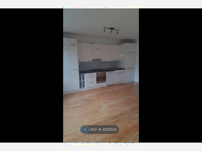 2 Bedroom Flat To Rent In London, London, E8