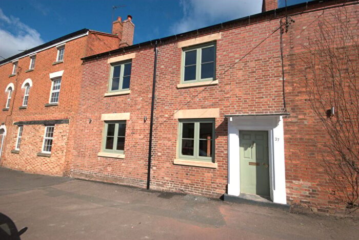 3 Bedroom Character Property To Rent In High Street, Yelvertoft, Northampton, NN6