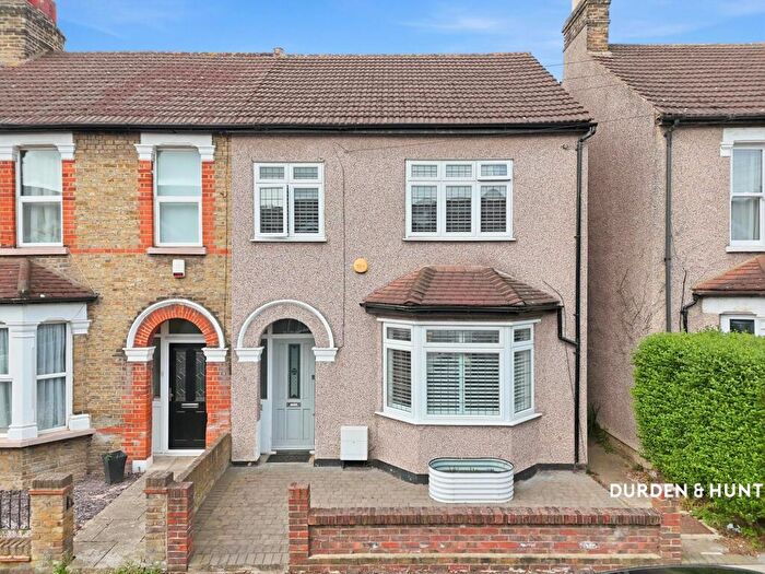 3 Bedroom End Of Terrace House For Sale In Craigdale Road, Hornchurch, RM11