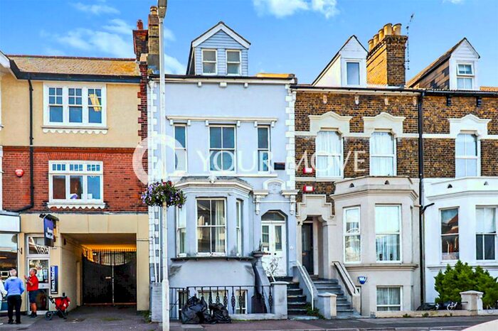 3 Bedroom Flat To Rent In High Street, Broadstairs, Kent, CT10