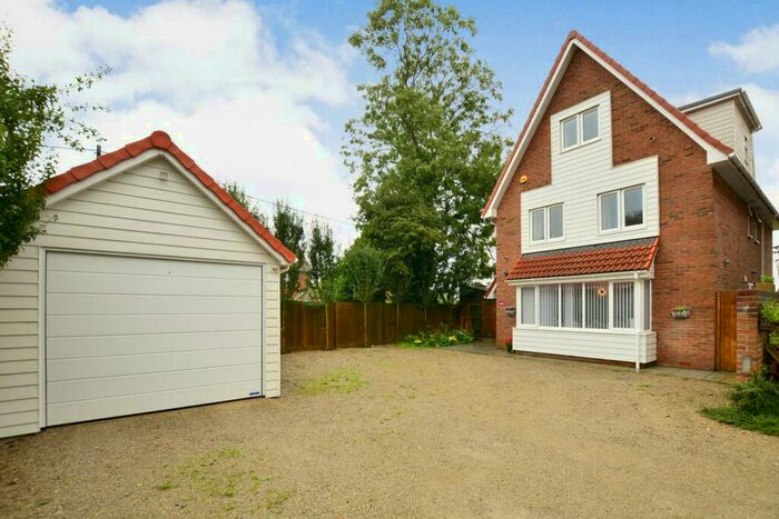 5 Bedroom Detached House To Rent In Canterbury Road, Densole, CT18