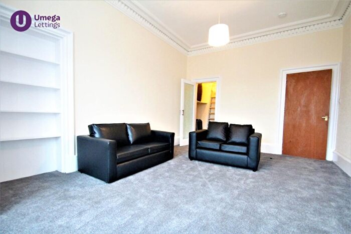 3 Bedroom Apartment To Rent In Tay Street, Edinburgh, EH11