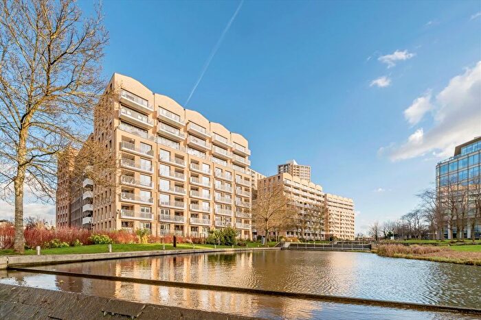 1 Bedroom Flat To Rent In Lakeside Drive, Acton, NW10