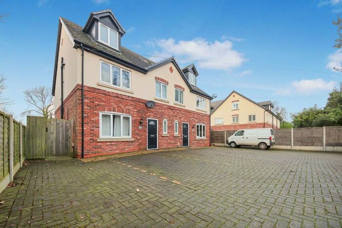 4 Bedroom Semi-Detached House To Rent In Rope Lane, Shavington, Crewe, CW2