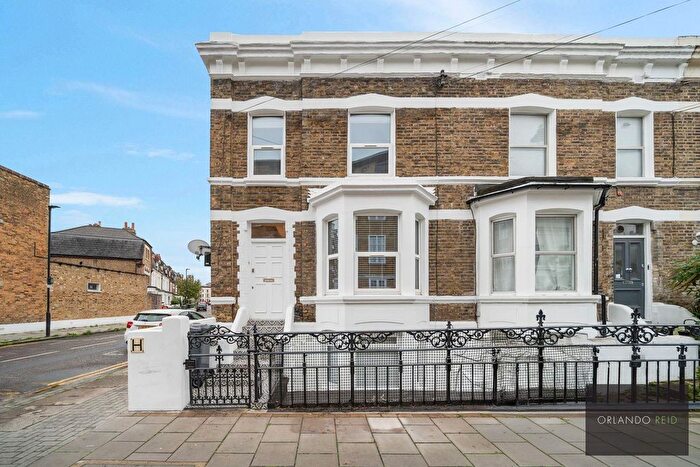 5 Bedroom End Of Terrace House To Rent In Ferndale Road, Clapham, SW4