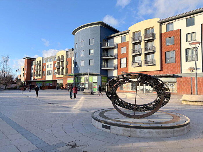 1 Bedroom Flat For Sale In The Forum, Lower Tanbridge Way, Horsham, West Sussex., RH12