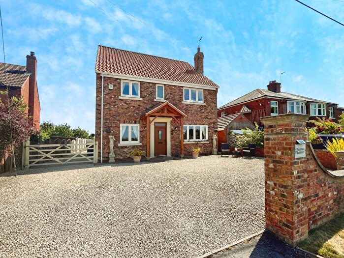 4 Bedroom Semi-Detached House For Sale In Sparrowcroft Lane, Blacktoft, Gilberdyke, DN14