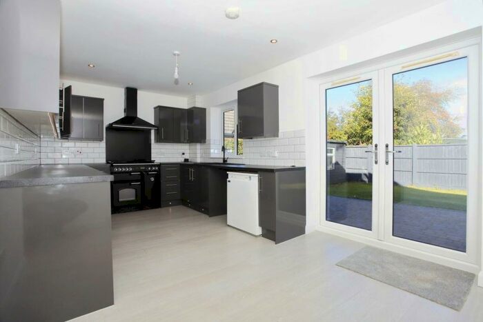 2 Bedroom Detached Bungalow For Sale In Lincoln Road, Glinton, Peterborough, PE6